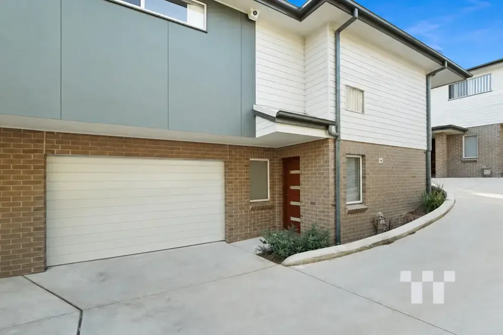 Modern townhouse in convenient Elermore Vale