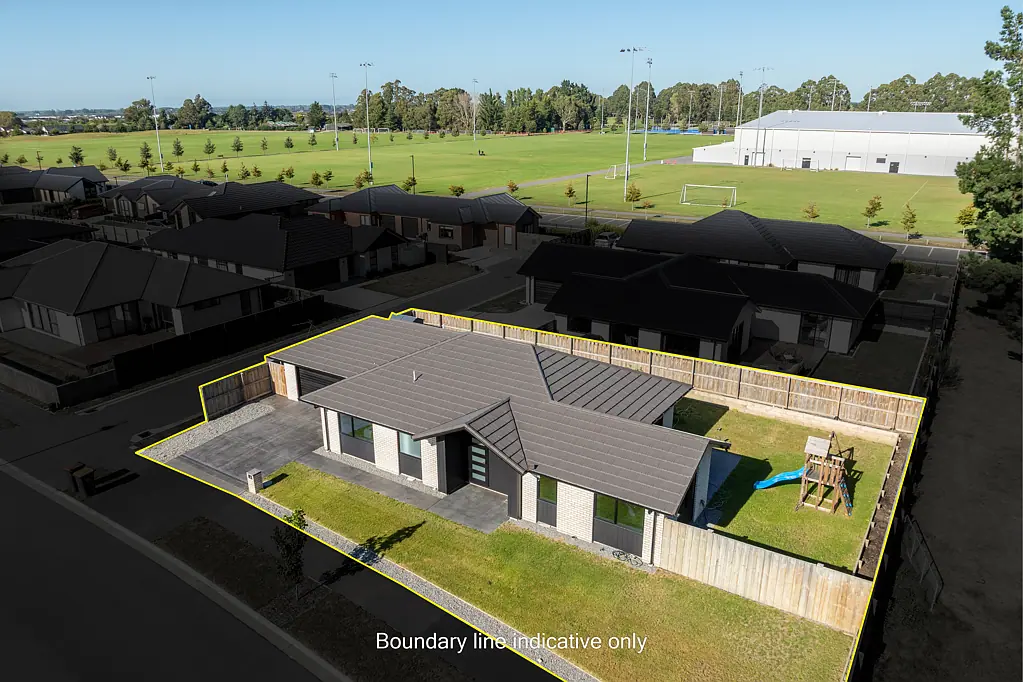 Rolleston 3 Bedroom Parkside Living - Stylish 2022 Built Home