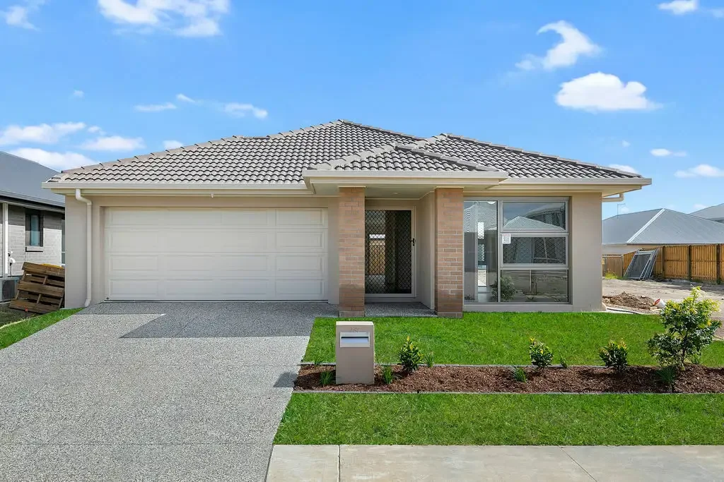 Four Bedroom home in the welcoming Stockland Estate Newport - Available on 21st of August