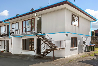 Ellerslie 2 Bedroom Asking price $540K 5%+ Return - Train, Invest!