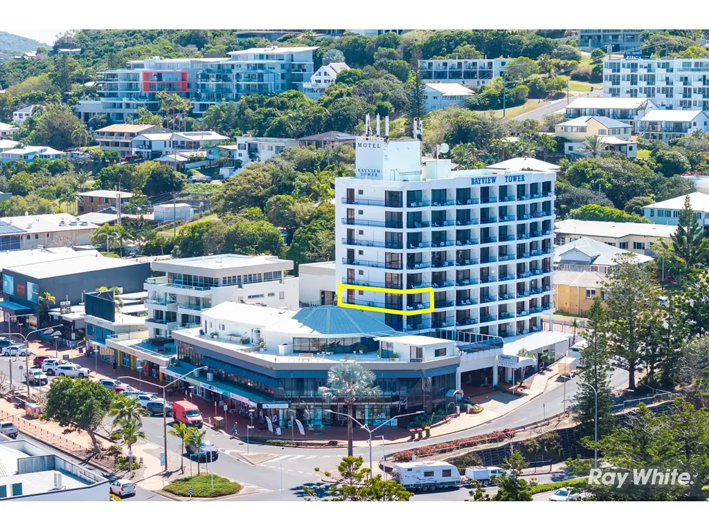 Yeppoon 1બેડરૂમ Sought-After Modern Corner Unit with Ocean & Town Views