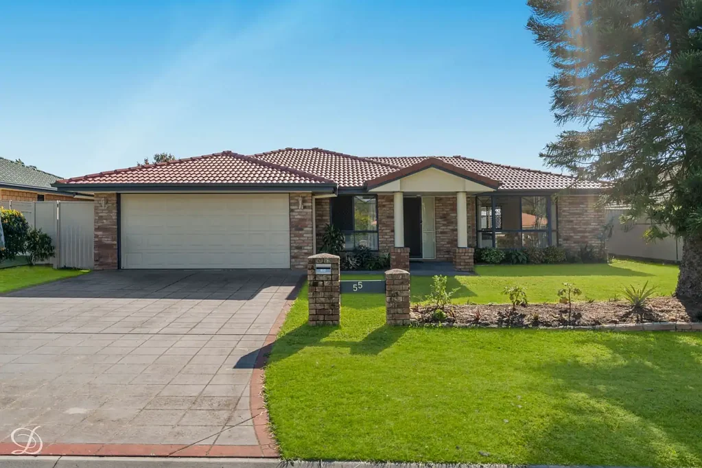 5 Bedroom Family Home in Upper Kedron