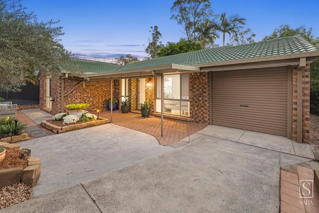 25 Dove Tree Crescent, Sinnamon Park, QLD 4073