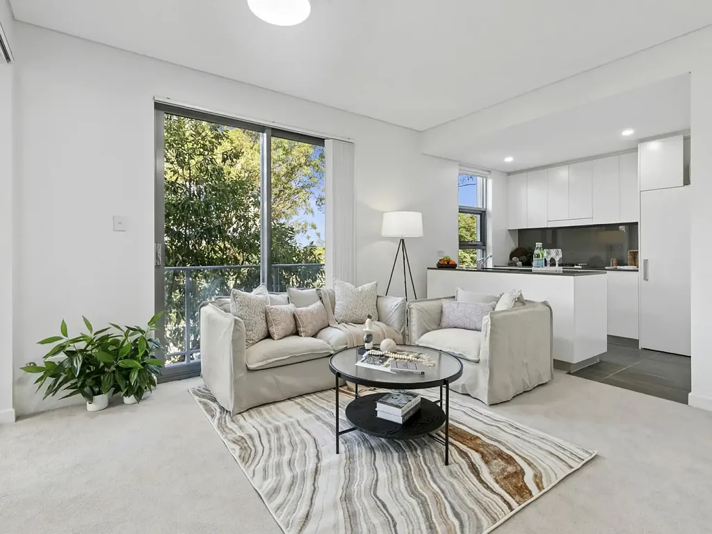 Lane Cove 2房 安保大楼宁静  私人庭院奢享  美食级燃气厨房  开敞明亮布局  步行便捷生活 Courtyard Living in a Leafy Lane Cove Setting (112 SQM)