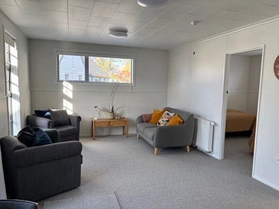 Quality Living in Central Clyde   2 bedroom Fully Furnished
