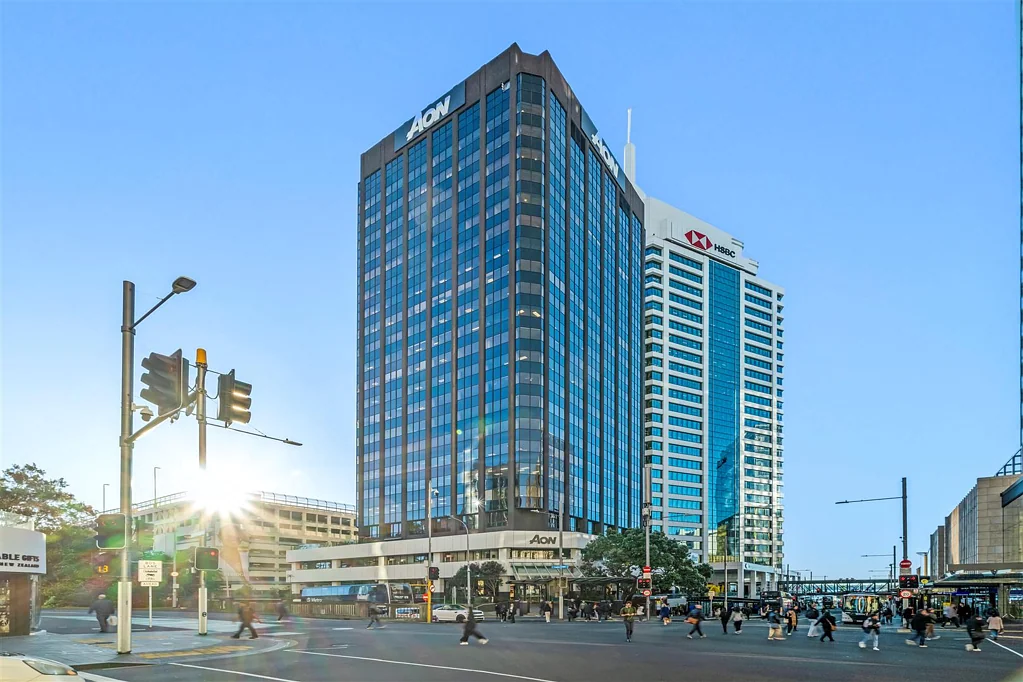 Auckland Central CBRE - Premium Aon Centre Suites
