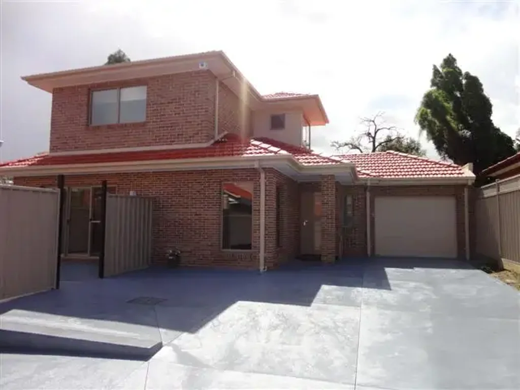 Stylish, Low-Maintenance Living in a Prime Preston Location