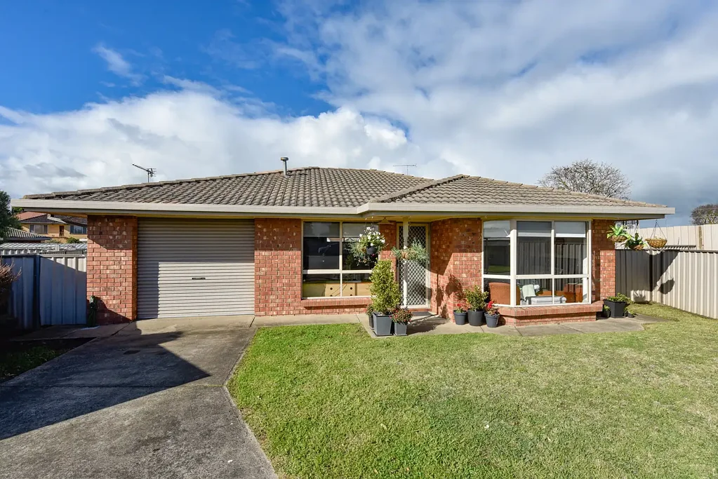 Mount Gambier 2Moenga PRESENTATION PLUS