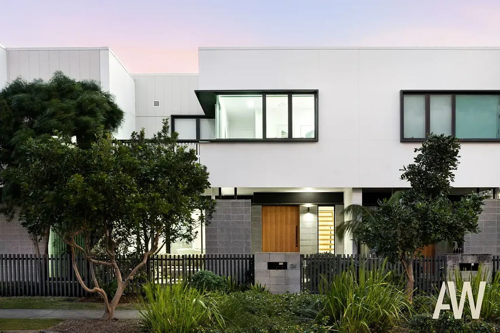 Bokarina 3 Bedroom Embrace Beachside Living in Comfort & Style