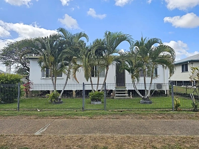 Labas ng Bahay - 36 Queen Street, Ayr, QLD 4807