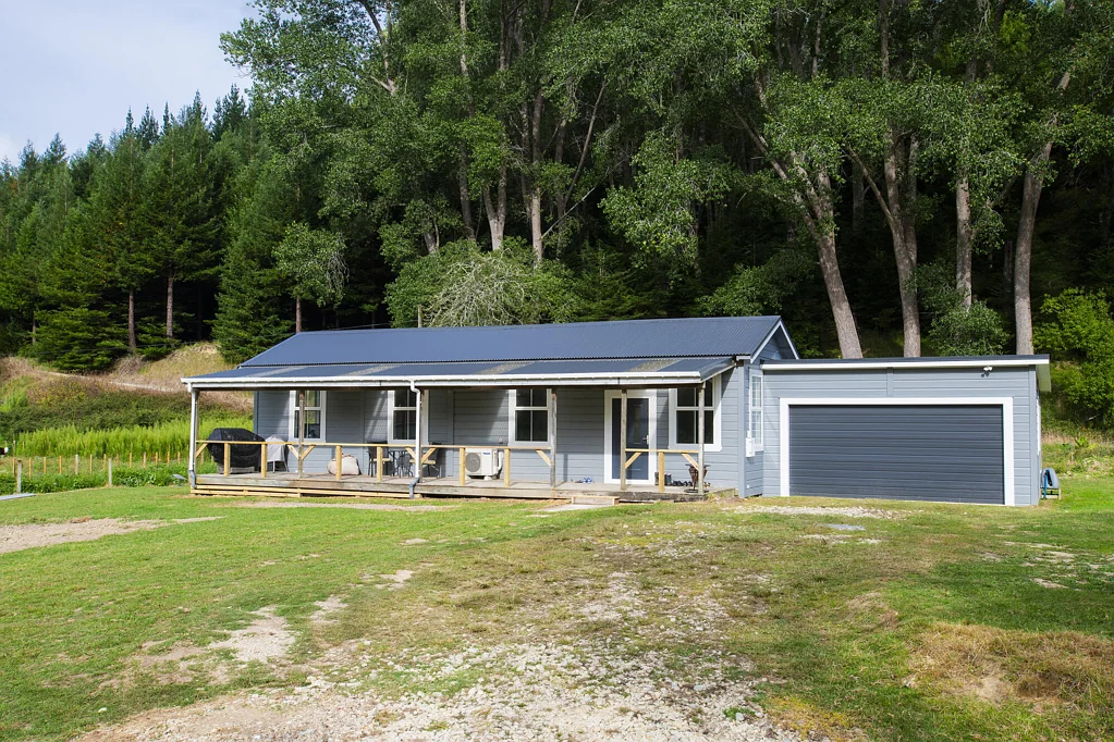 Muriwai 4침실 A country home, completely reimagined