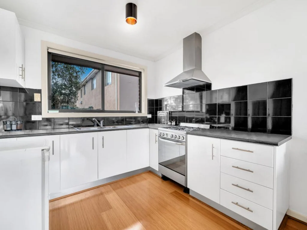 2/8 Market Street, Dandenong, VIC 3175