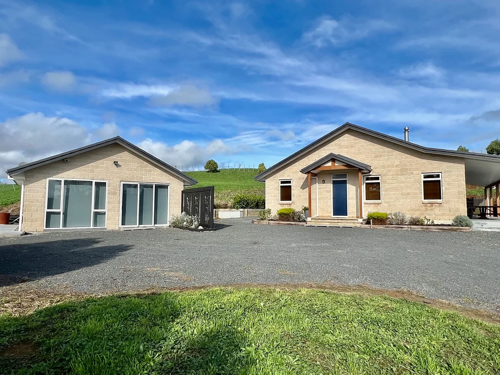 28 Wrights Road, Te Uku (Available long term)
