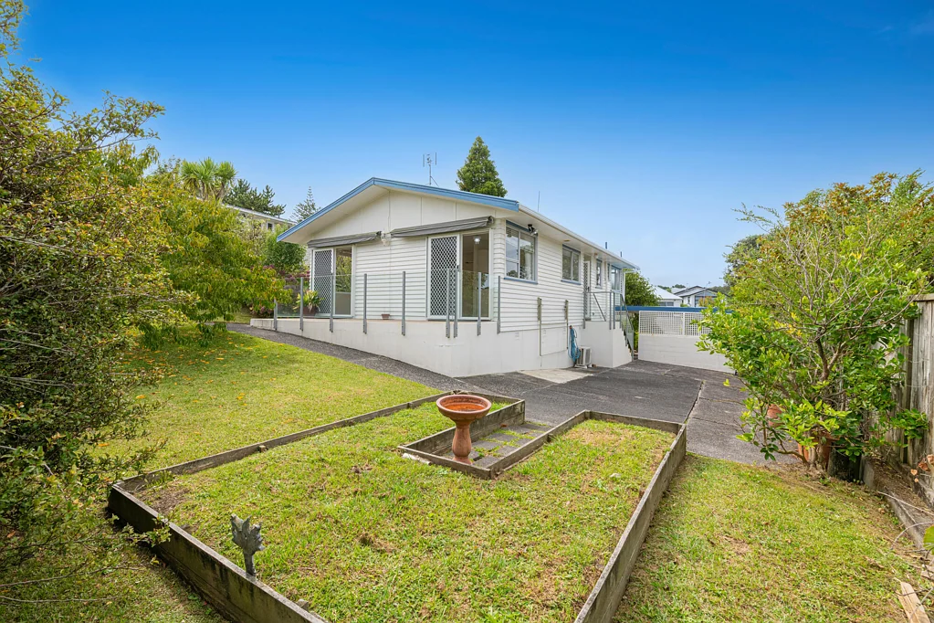 36 Tonkin Drive, Sunnynook, North Shore City, Auckland