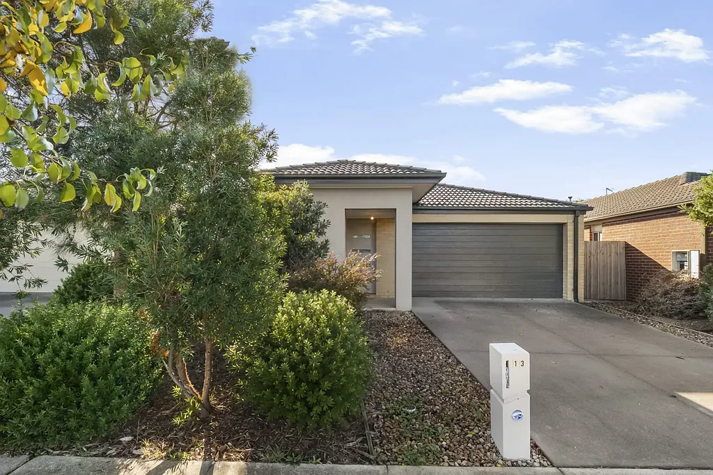 Spacious, Stylish & Low-Maintenance — Armstrong Creek at Its Best