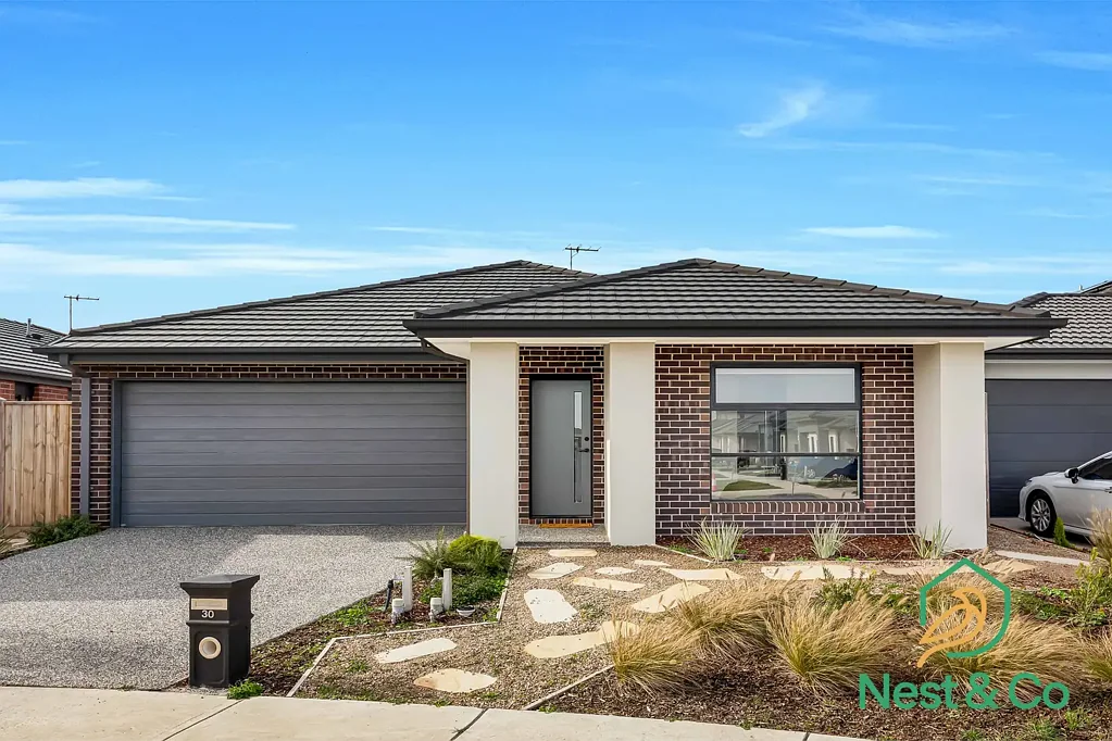 Low-Maintenance Living in a Growing Suburb
