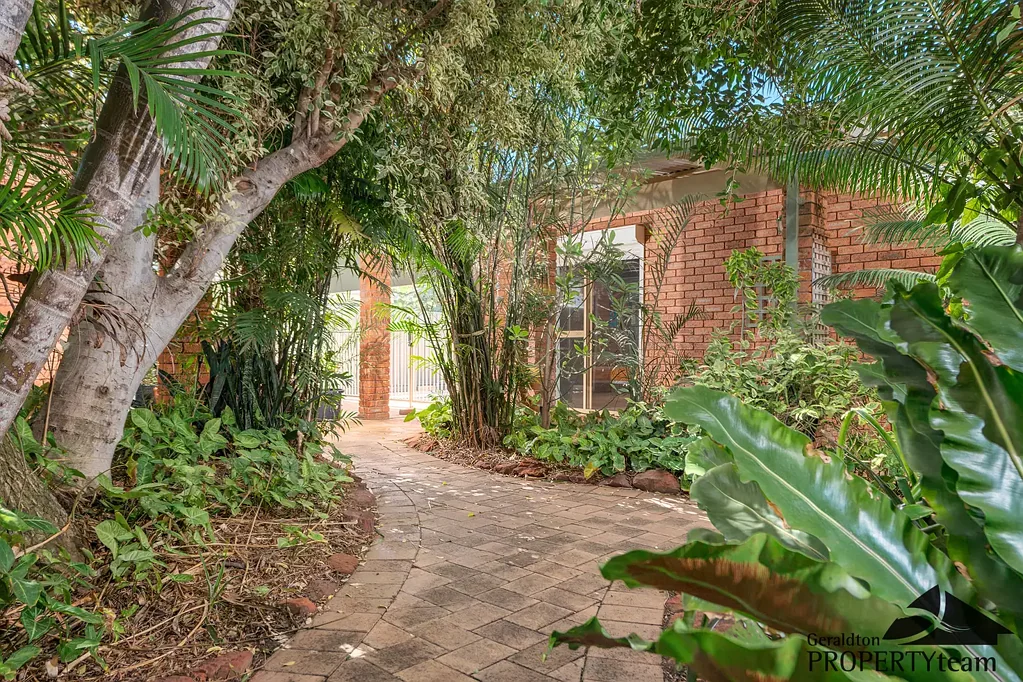 Kalbarri 3 Bedroom BIG HOME WITH A POOL