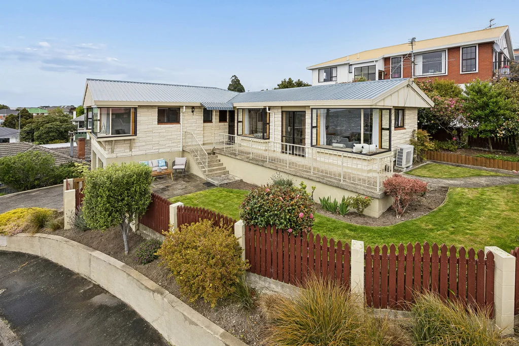 Kew 3Zimmer Elevated Living with Harbour and Sea Views