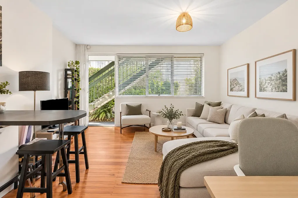 St Kilda East 1 Bedroom A Stylish Retreat in a Sought-After St Kilda East Setting
