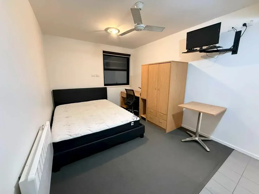 Studio Apartment in Perfect location!