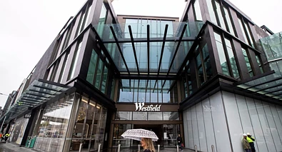 男子大白天持刀抢劫，Westfield购物中心遭紧急疏散