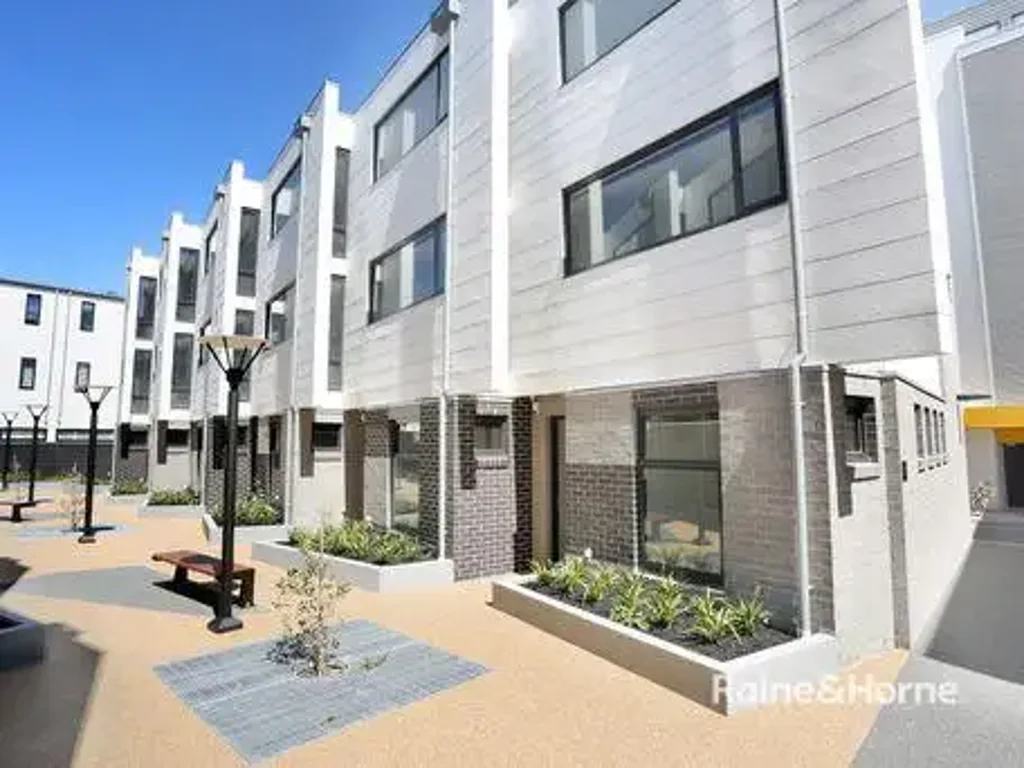 THREE BEDROOM TOWN HOUSE
