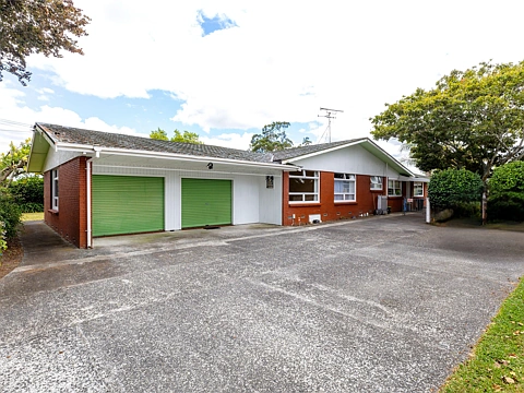 Leamington 5房  Mid-Century charm plus potential