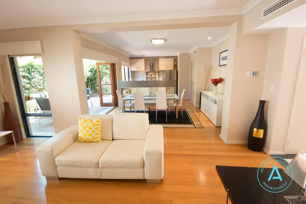 South Perth 3ਬੈੱਡਰੂਮ Luxurious Executive Townhouse For Sale in South Perth