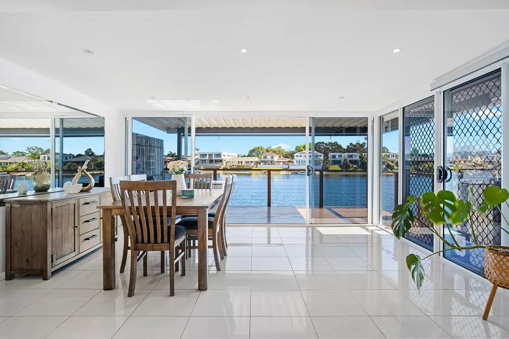 Waterfront Elegance: Luxury Living in Prime Gold Coast Locale - Fully Furnished