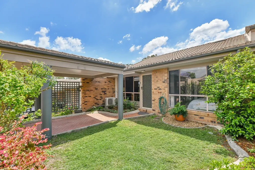 Riverhills 2ห้องนอน Beautifully Presented Low-set Townhouse in a Convenient Quiet Complex !