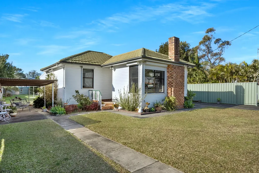3 Tresnan Street, Unanderra, NSW 2526