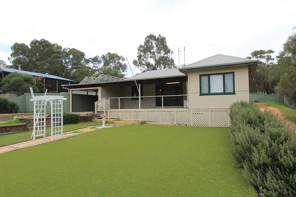 Toodyay 3ਬੈੱਡਰੂਮ Well-Presented Home on a Spacious 1,229sqm Block