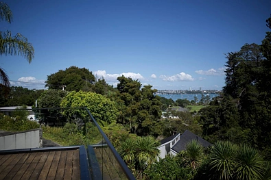 Elevated Harbour & Reserve Views