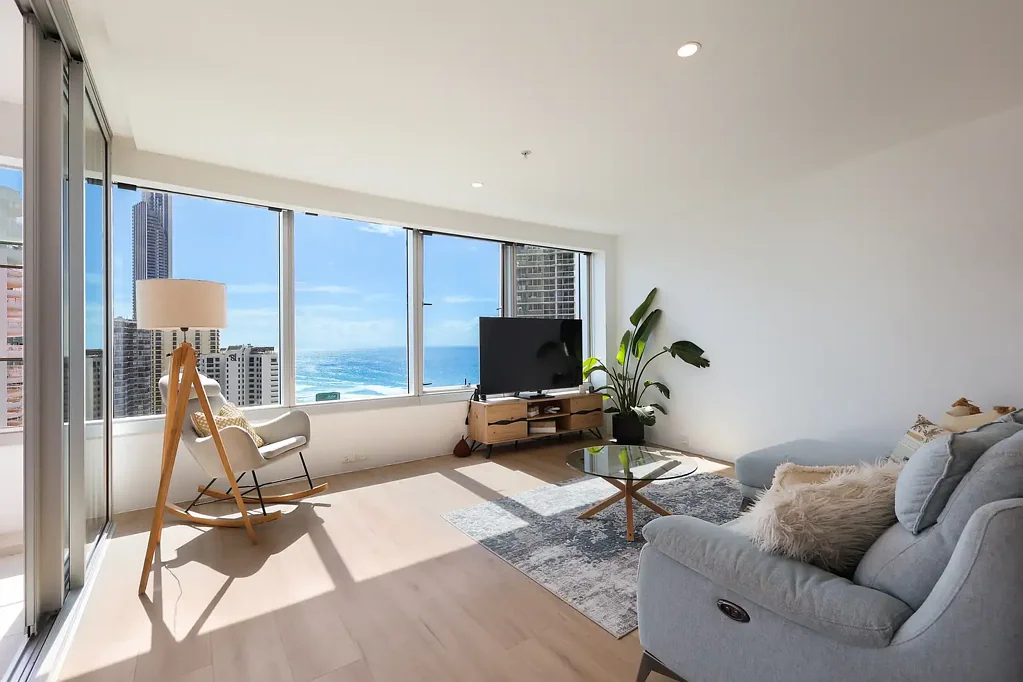 Surfers Paradise 2غرفة نوم Standout Buying in Q1 - Updated, Elevated, and Ready to Go