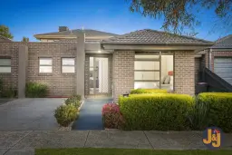 1A Rosamond Way, Epping