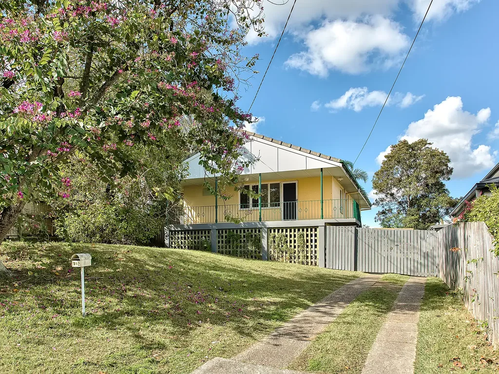 Stafford Heights 3Kwarto ENTRY LEVEL OPPORTUNITY! RENOVATE, DETONATE, INNOVATE!