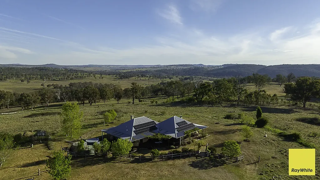 Armidale "Scuppers" - A Lifestyle Above the Landscape