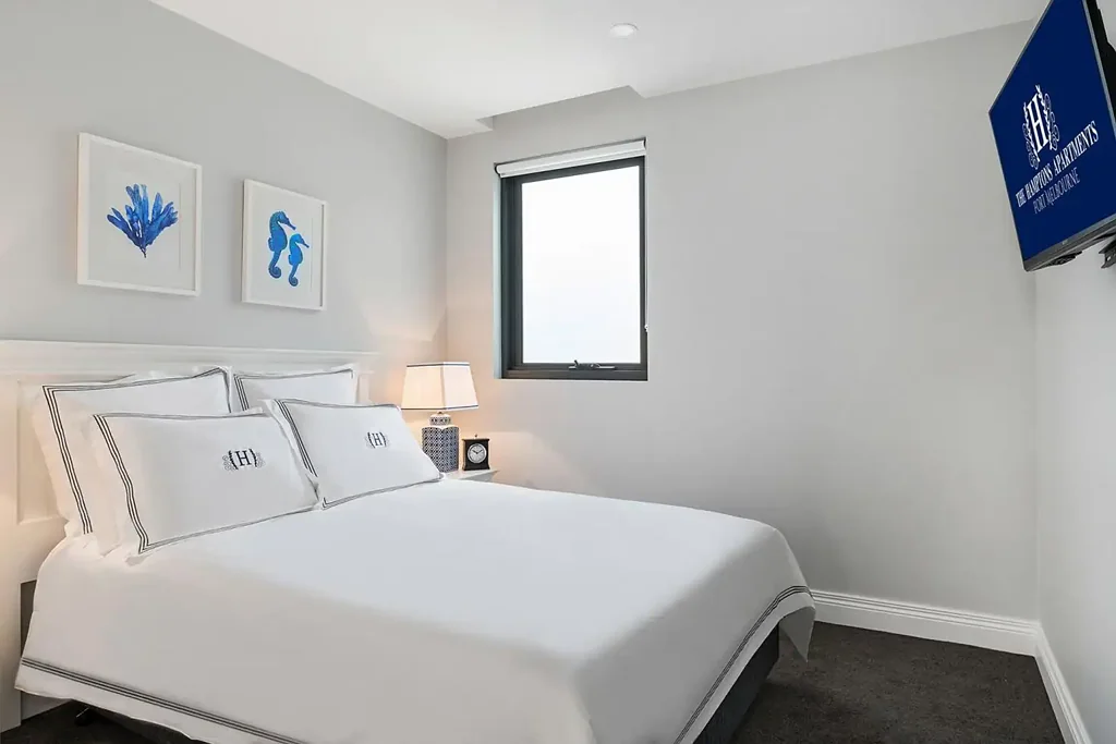 Fully Furnished. Stay 1 mth or more includes all utilities!