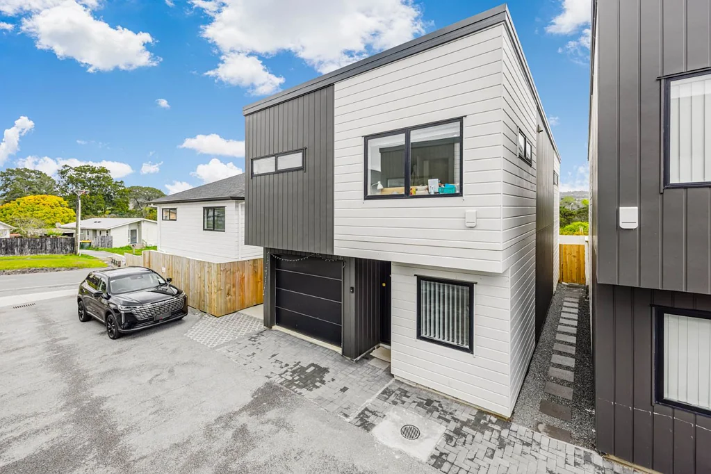 Ranui 4 Bedroom Modern Family Living in the Heart of Ranui