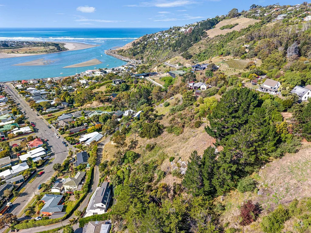 Moncks Bay Seaside Serenity. Sunbathed Seclusion.