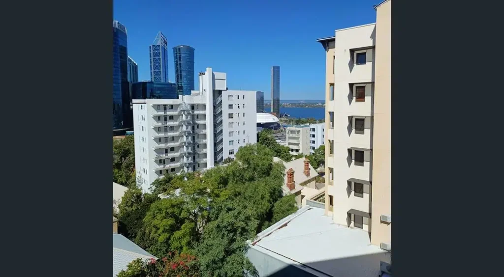 Fully Furnished and Kings Park on your Doorstep.