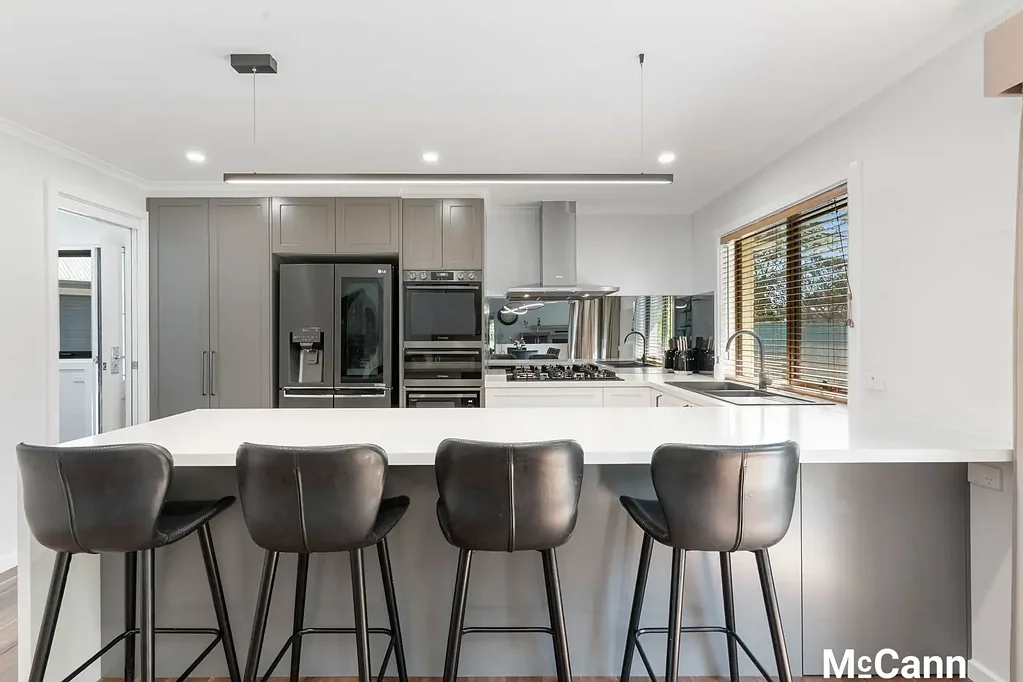 Kambah 4房  Ultimate family lifestyle: Huge block and garage goals
