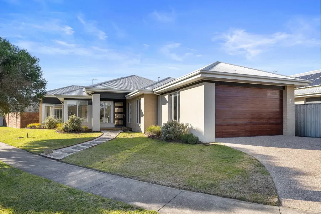Inverloch 4 Bedroom Surfside Family Retreat