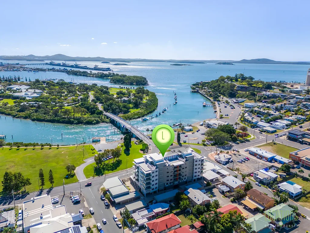 Gladstone Central 2침실 INNER CITY TWO BEDROOM, TWO BATHROM UNIT WITH HARBOUR VIEWS
