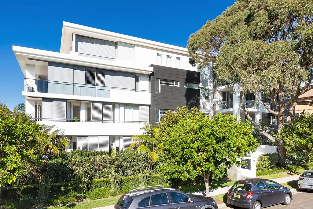 Cronulla 3 Bedroom ARCHITECTURAL EXCELLENCE MEETS COASTAL CONVENIENCE AT LATITUDE
