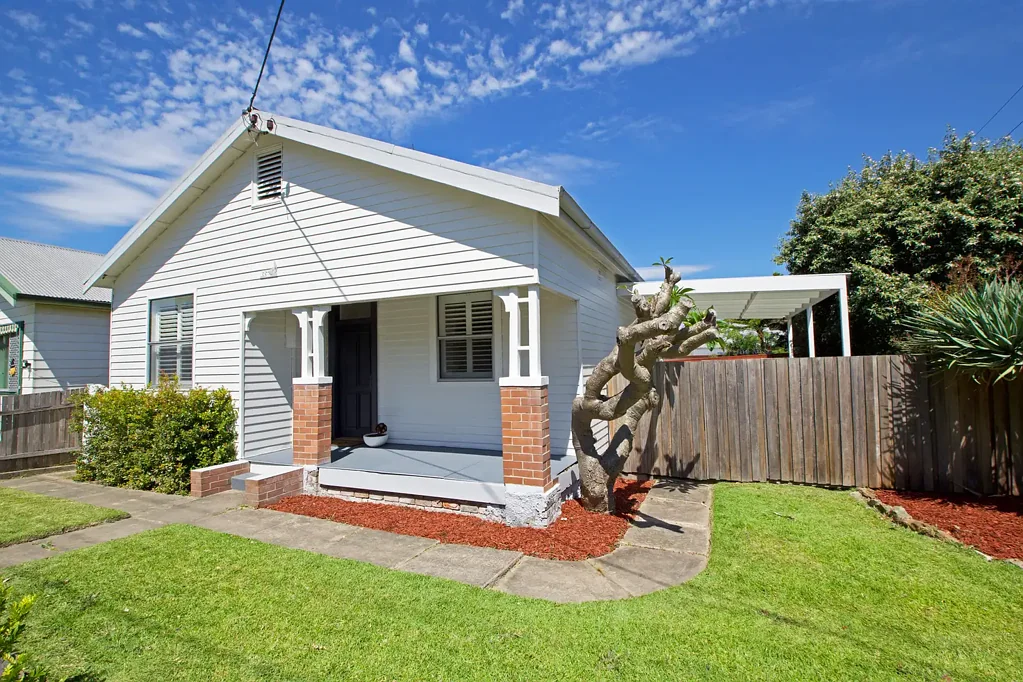 Cardiff 3 Slaapkamer Move-In Ready Family Home on a Prime Corner Block