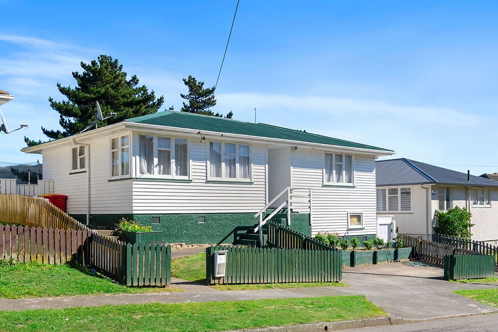 12 Cornwall Crescent, Cannons Creek, Porirua, 3房, 1浴