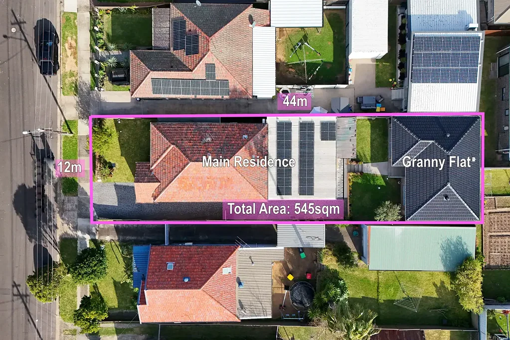 Bexley 8房 双住宅机会 545m2地块 现代granny flat 黄金地段 学区优质 开放式生活区 巨大厨房 高效空调 太阳能 House + granny flat     I       Listed by Alex Tehfe
