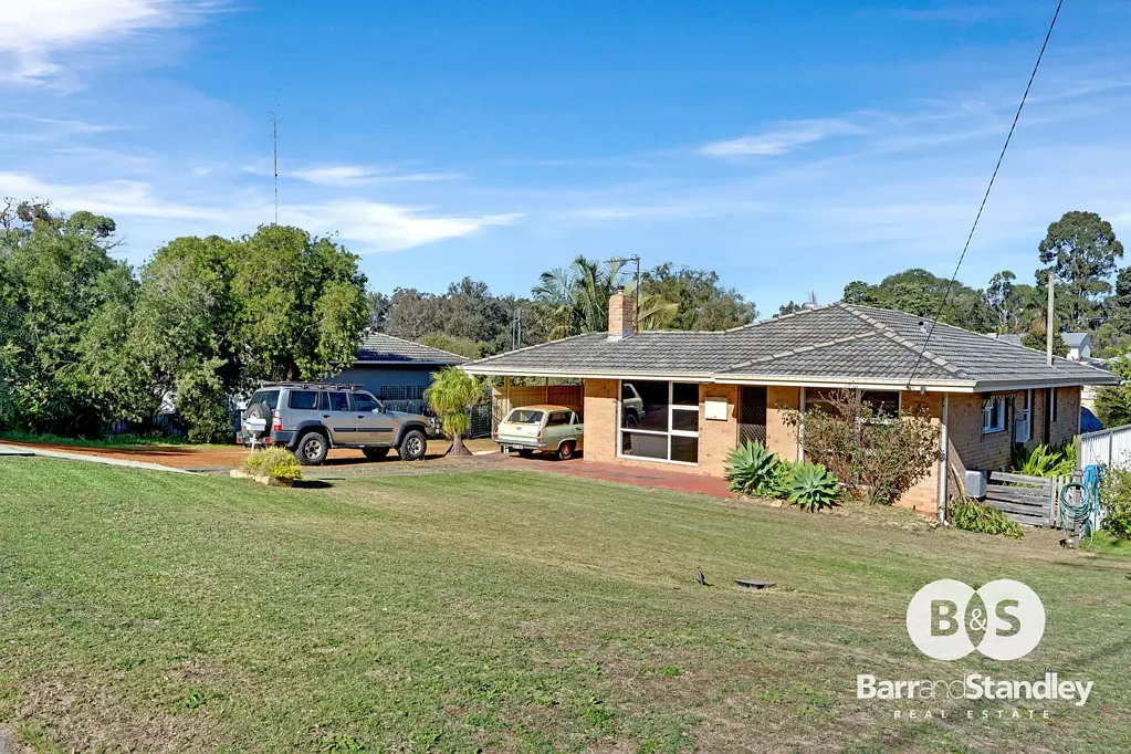 East Bunbury 3房  Great Home, Central Location with Endless Opportunities on this Large Block