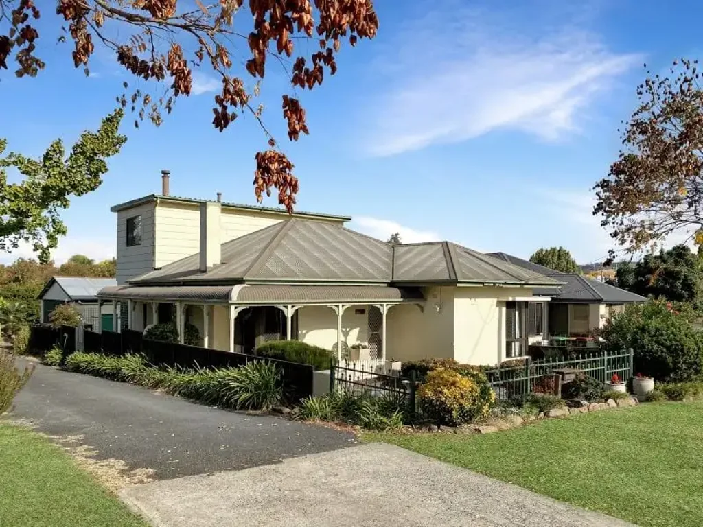 2 Banks Street, Bathurst, NSW 2795